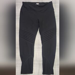 Avia Dark Black Capri Leggings Sheer Panels In The Lower Leg Area Size Small 4-6